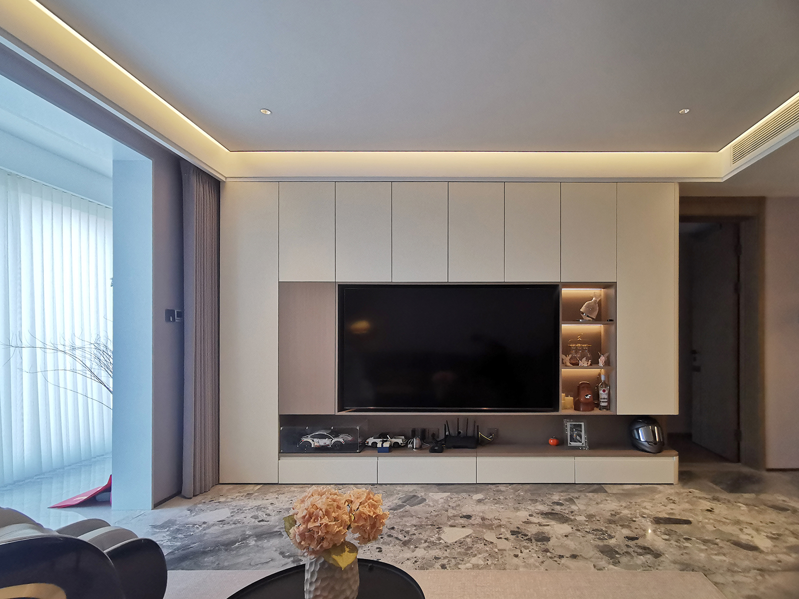 打造極致簡約風(fēng)！現(xiàn)代裝修硬案例分享