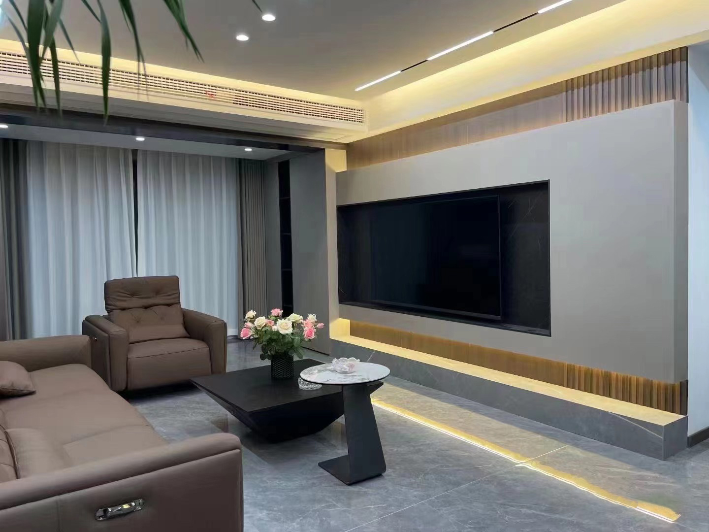 簡約格調打造舒適空間光影錯落有致