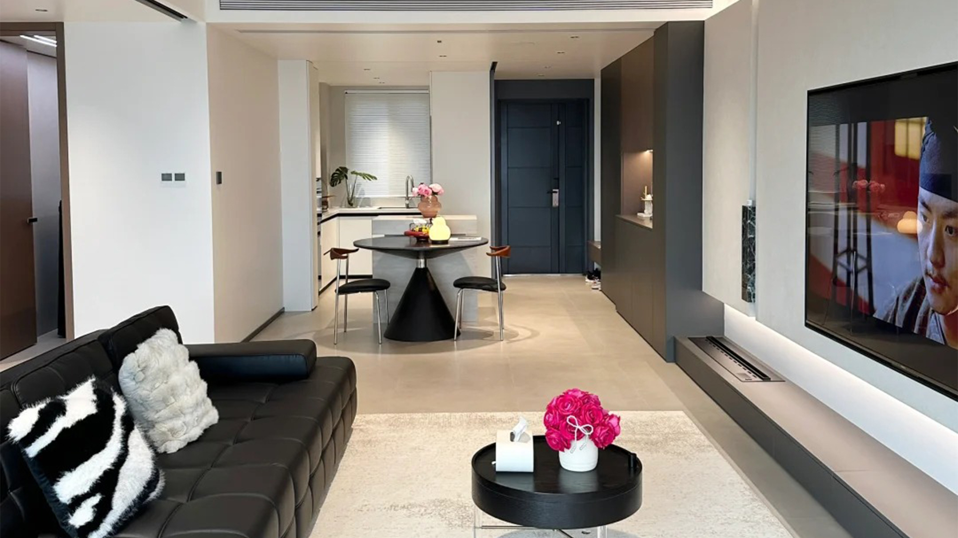 122㎡現(xiàn)代簡約小家：中性色調(diào)勾勒極簡生活美學(xué)