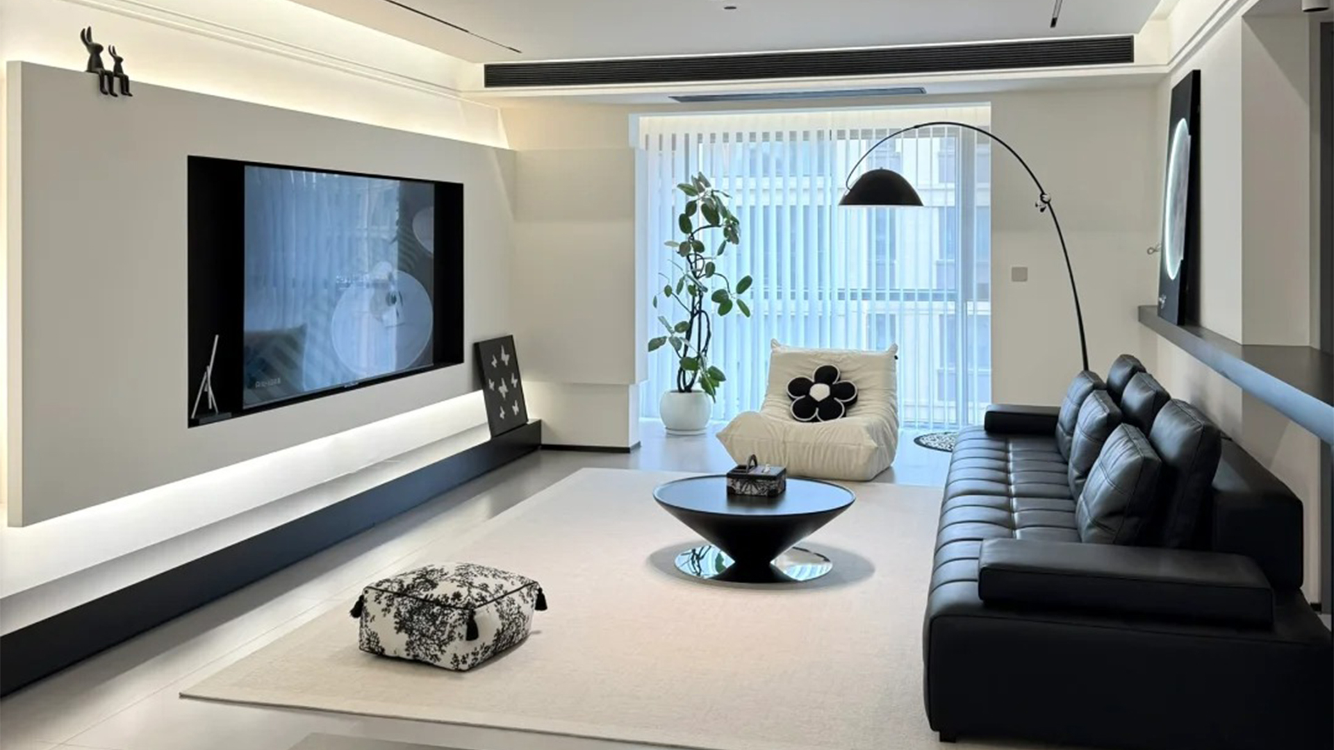 140㎡現(xiàn)代簡(jiǎn)約風(fēng)裝修，盡顯清新管家美學(xué)