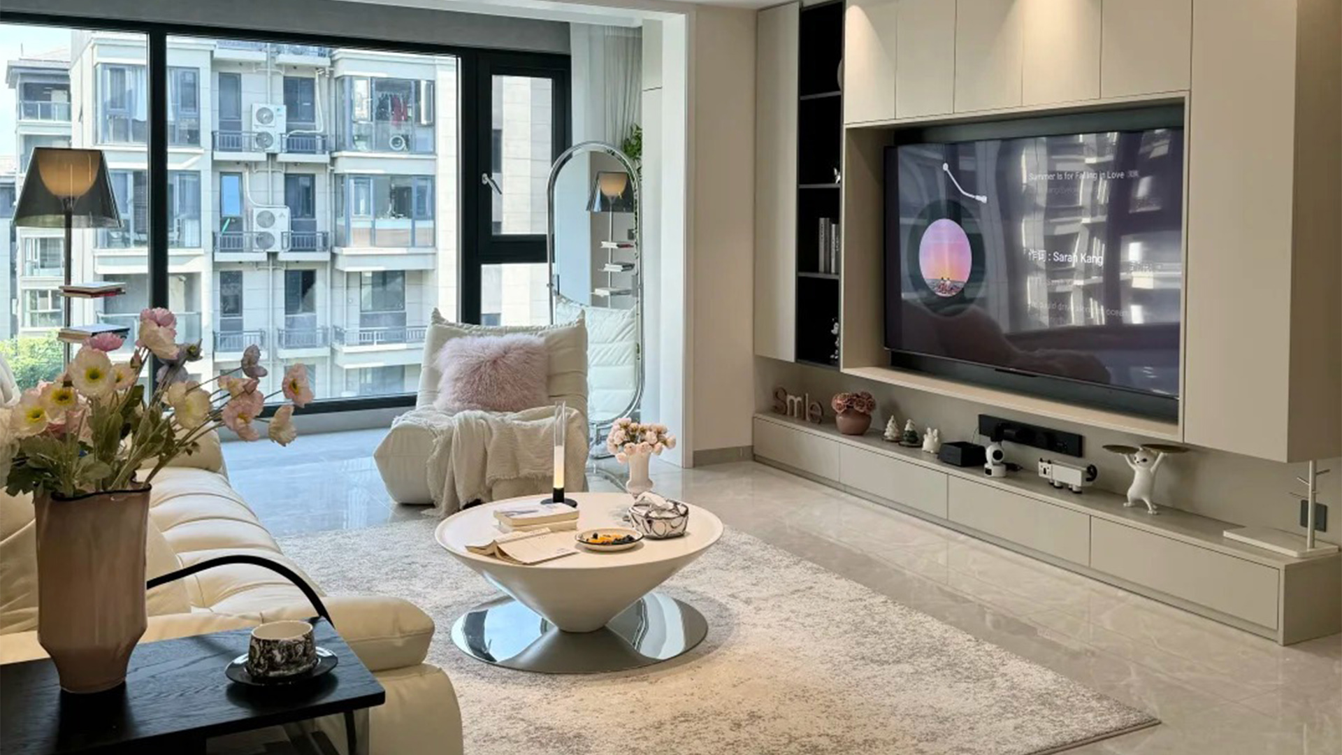 簡約風設(shè)計：柔和色調(diào)下金屬元素的優(yōu)雅呈現(xiàn)