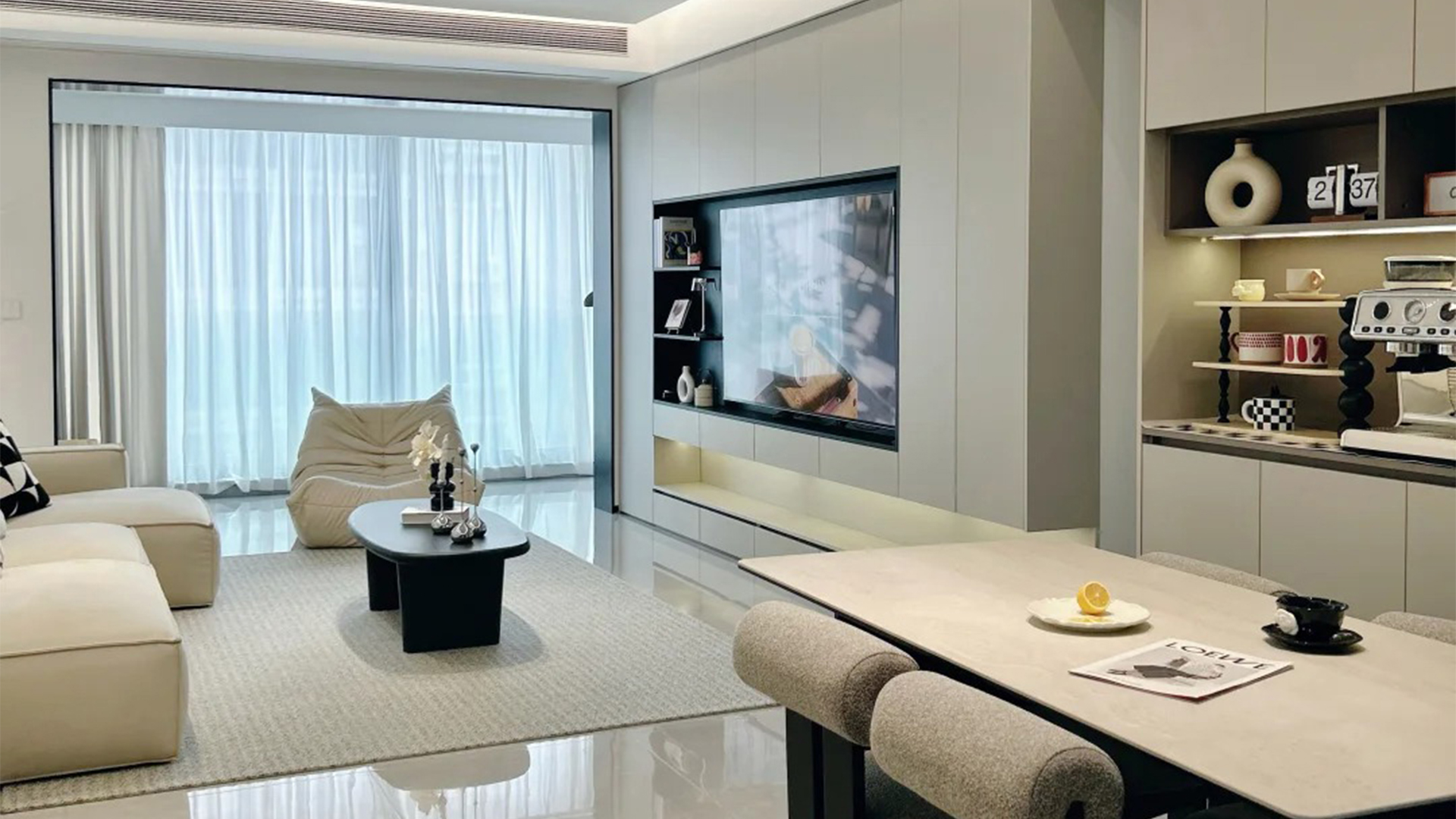 簡(jiǎn)約風(fēng)裝修靈感 | 中性色調(diào)與流暢線(xiàn)條的質(zhì)感對(duì)話(huà)